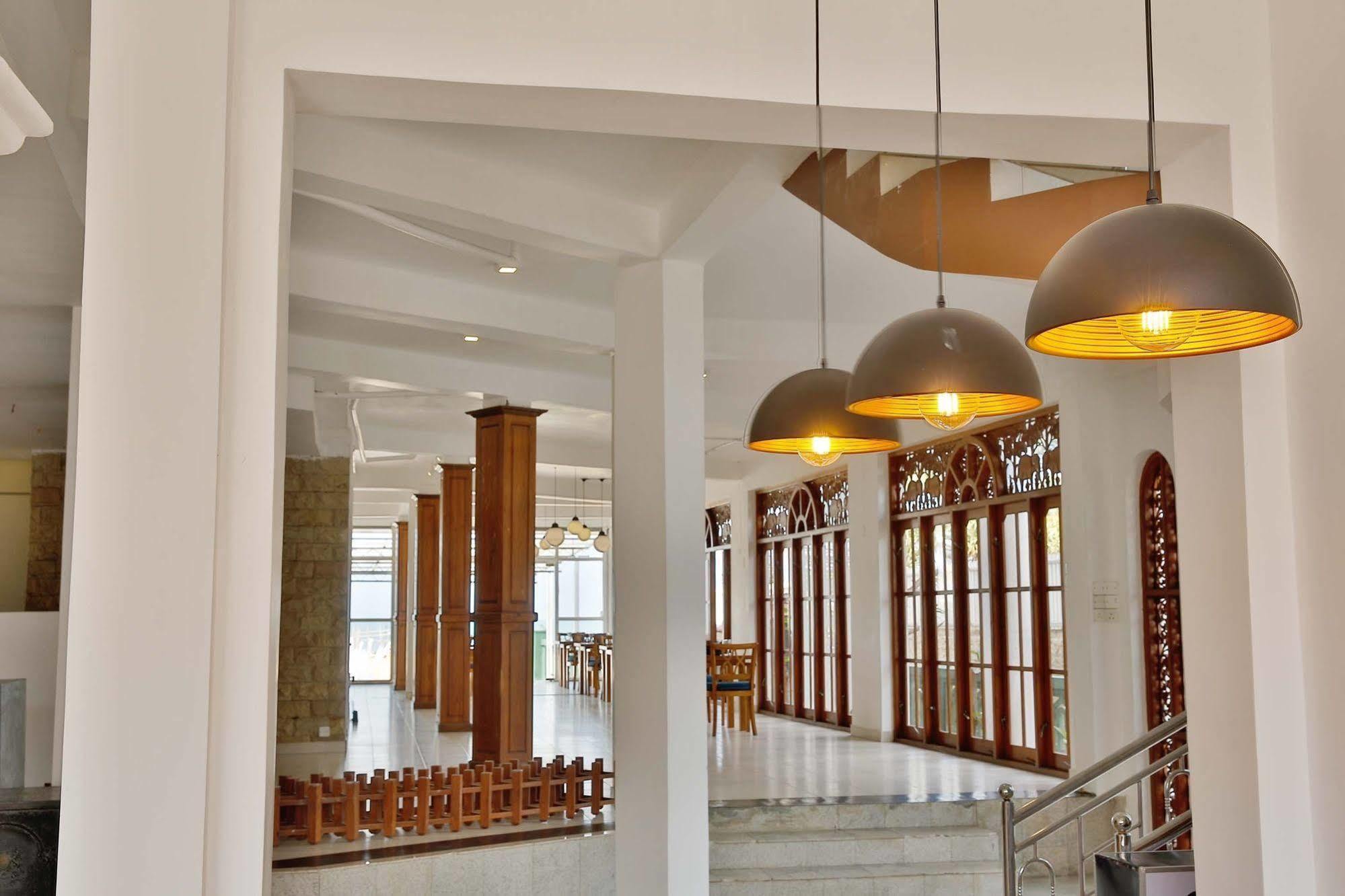 The Reef Beach Hotel Negombo Luaran gambar