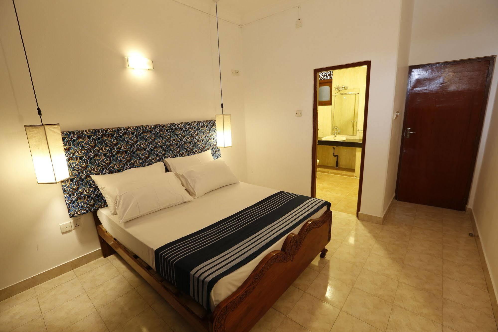 The Reef Beach Hotel Negombo Luaran gambar