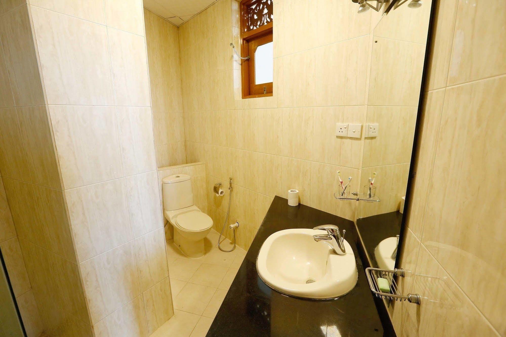 The Reef Beach Hotel Negombo Luaran gambar