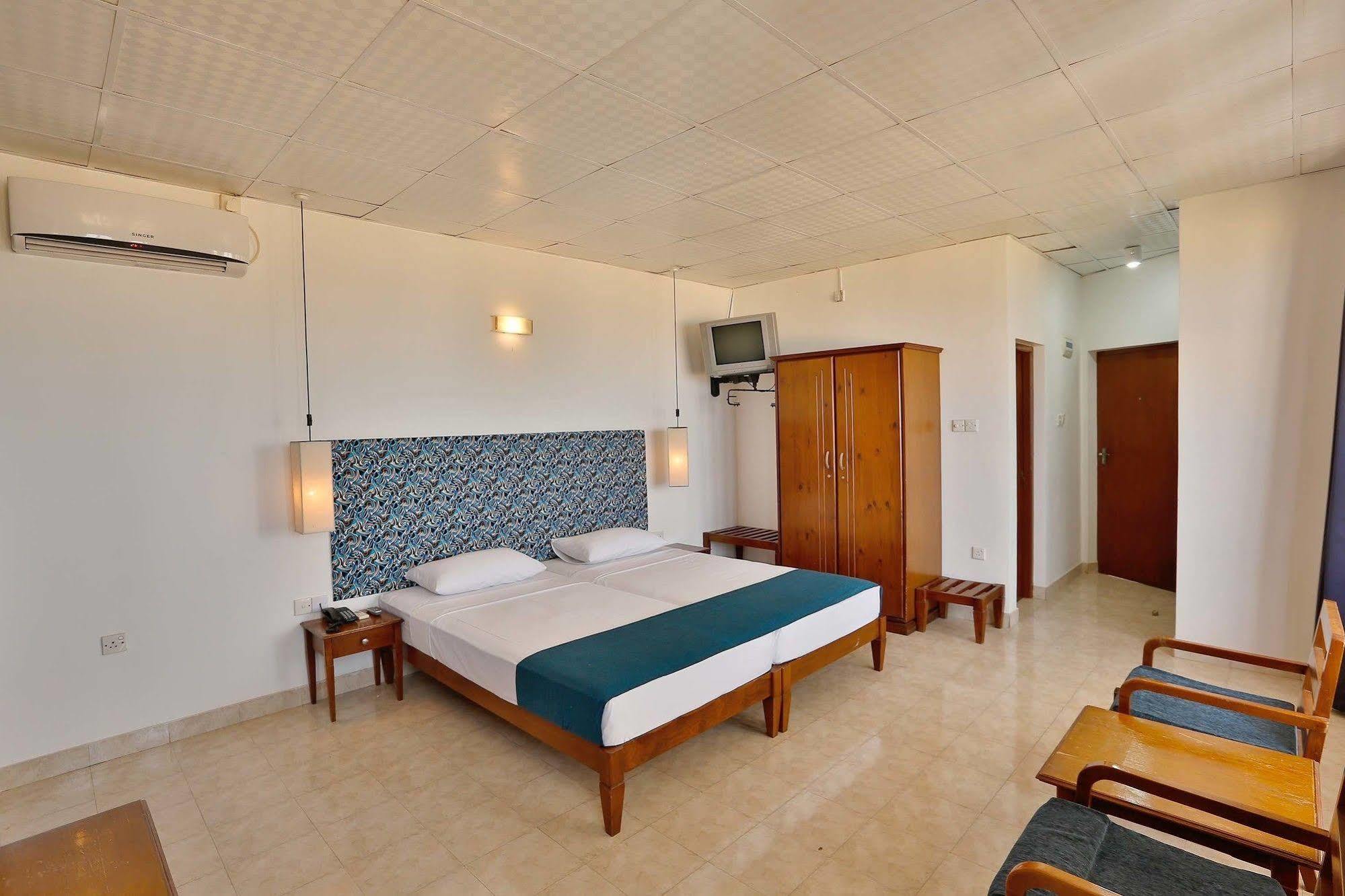 The Reef Beach Hotel Negombo Luaran gambar