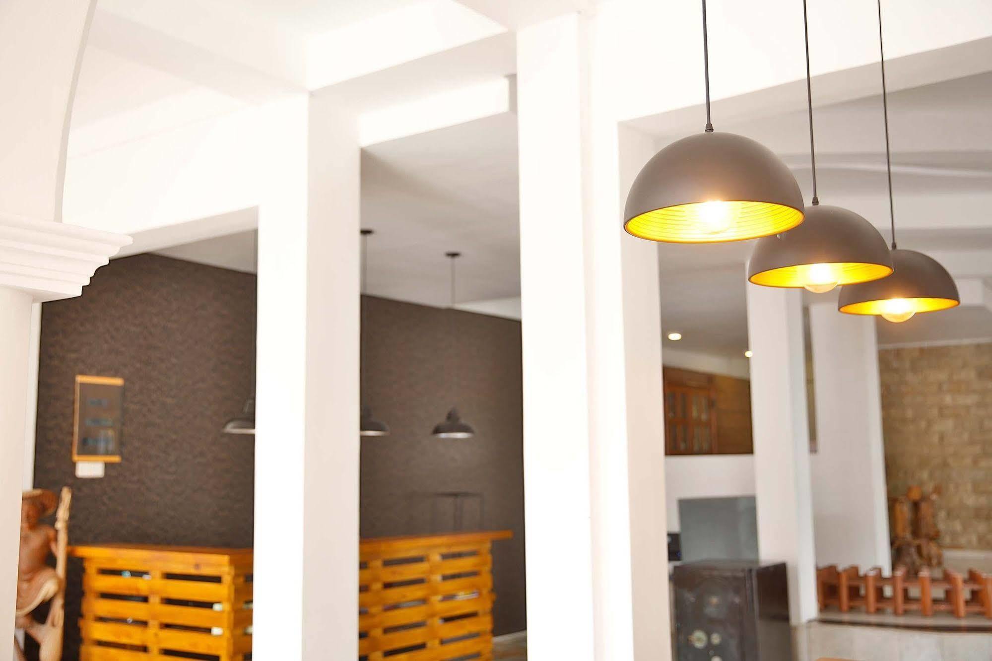 The Reef Beach Hotel Negombo Luaran gambar